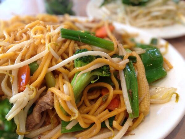 Veg Chowmein Half