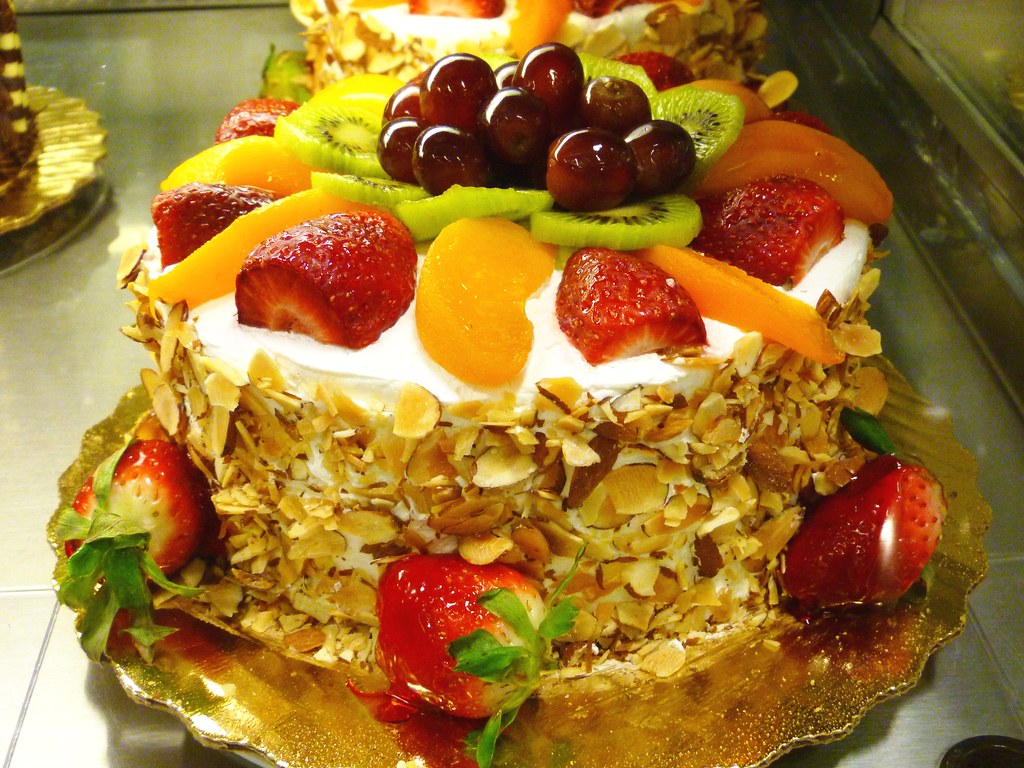 Fruit Cake with Nougat Cream - Bake-Street.com